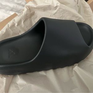 yeezy slides